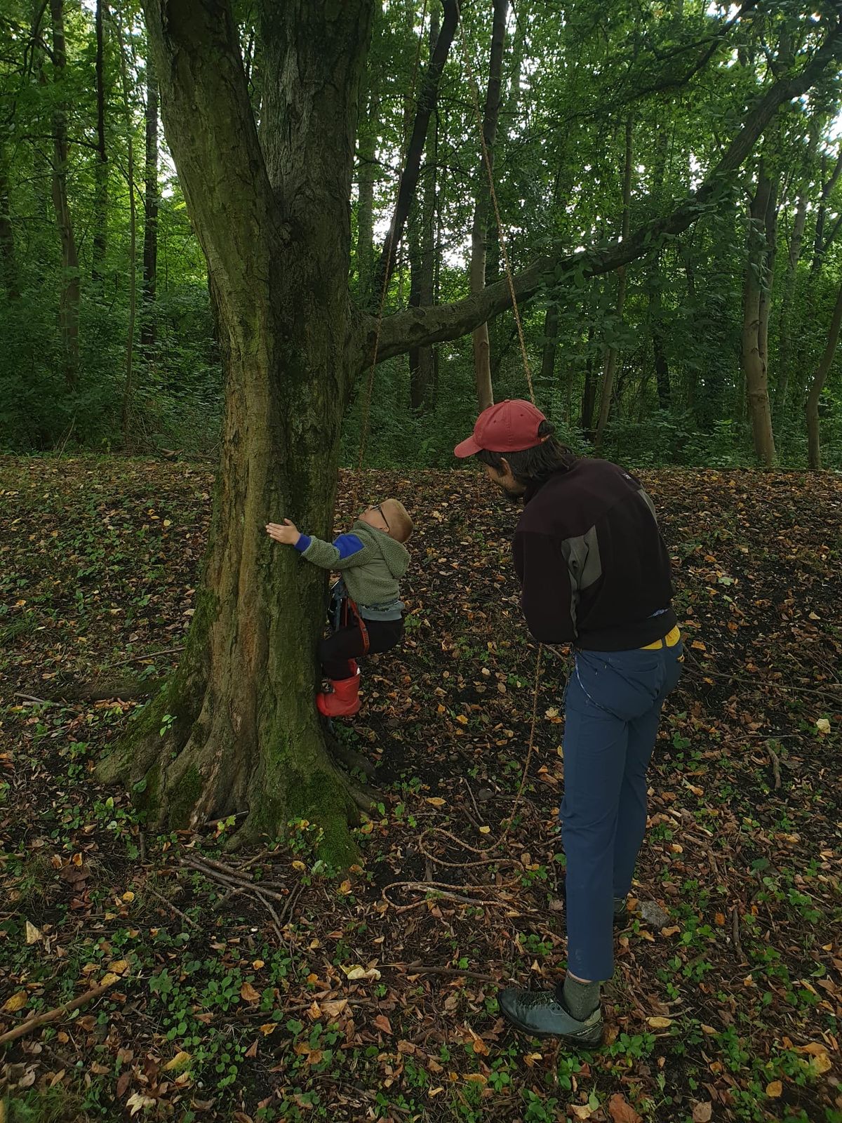 Rodinná brigáda na zahradě